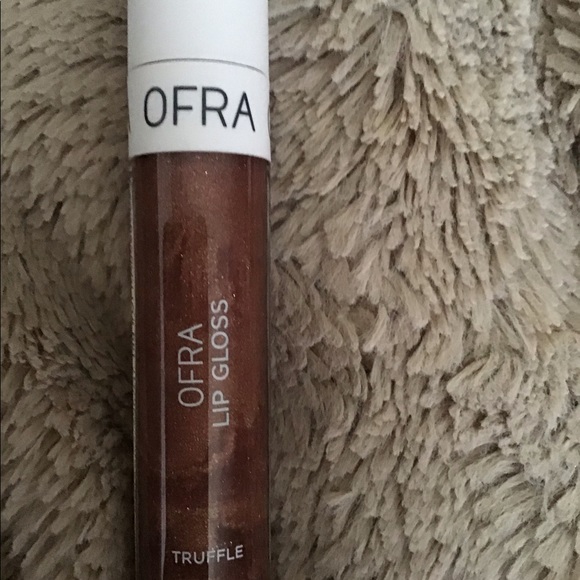 OFRA Good to Go Palette and Lip Gloss - Picture 6 of 7